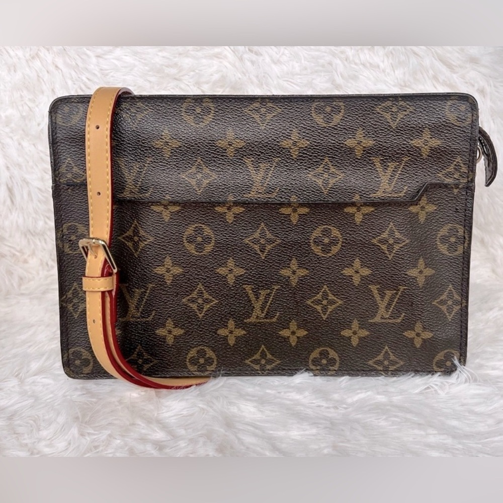 Louis Vuitton EUC Monogram Canvas Pochette Homme Crossbody with COA